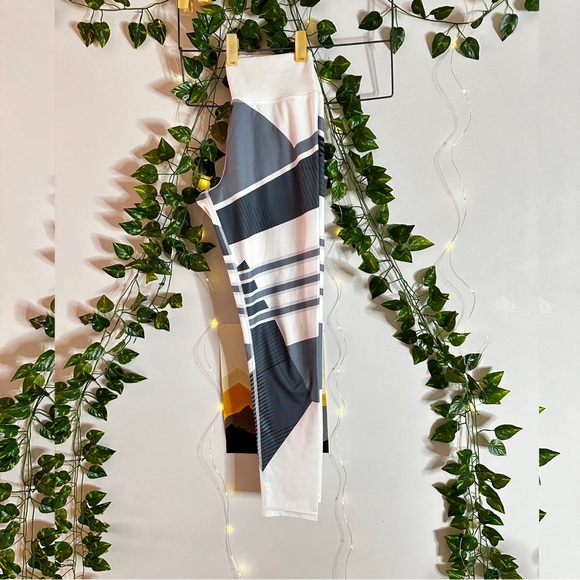 Cute Small Leggings - Picture 4 of 5